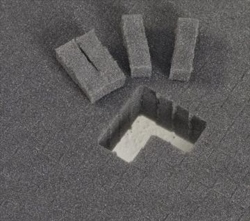 Blokschuim 357x257x50mm, schuimplaat met gestanste blokjes 15x15 mm