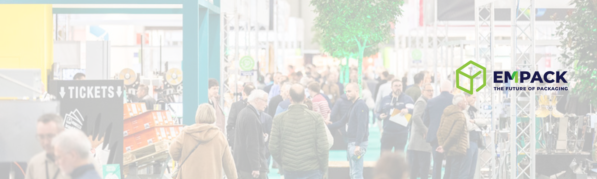 Kunststof bakken van Engels Bij Molco Car Parts