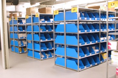 kanaalplaat magazijnbakken magazijninrichting bakken